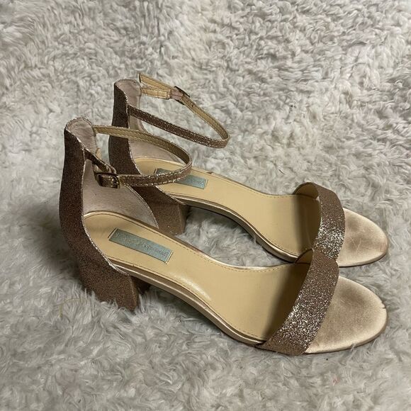 Blue by Betsey Johnson Synthetic gold Glitter ankle strap sandals SZ11. - Picture 1 of 9